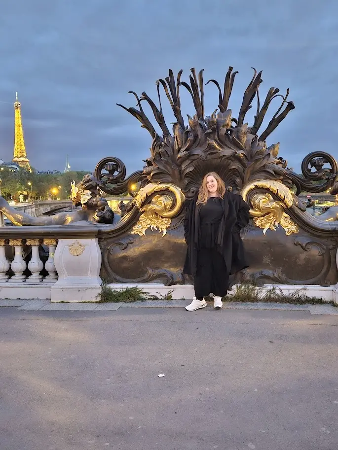 “Founder of Frou La La, expert in Paris travel planning with a fancy and frugal approach.” “Founder of Frou La La, expert in Paris travel planning with a fancy and frugal approach.”
